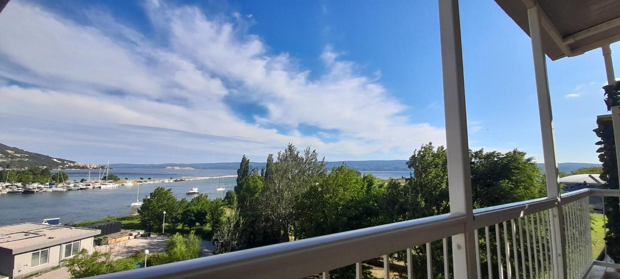 Apartment Sea View Mouth Cetina أوميس المظهر الخارجي الصورة