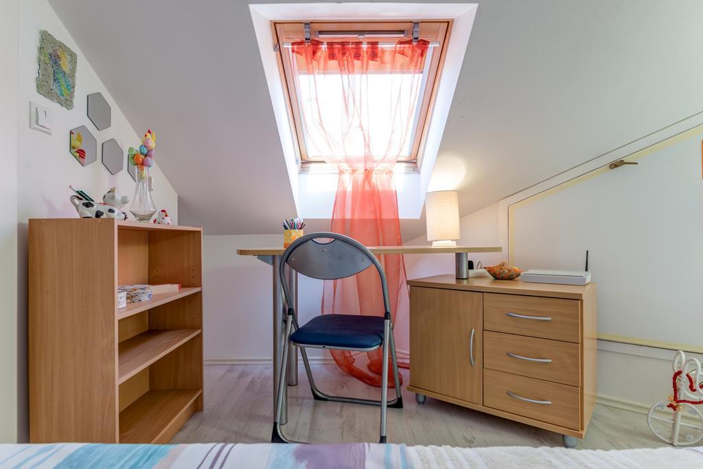 Apartment Sea View Mouth Cetina أوميس المظهر الخارجي الصورة