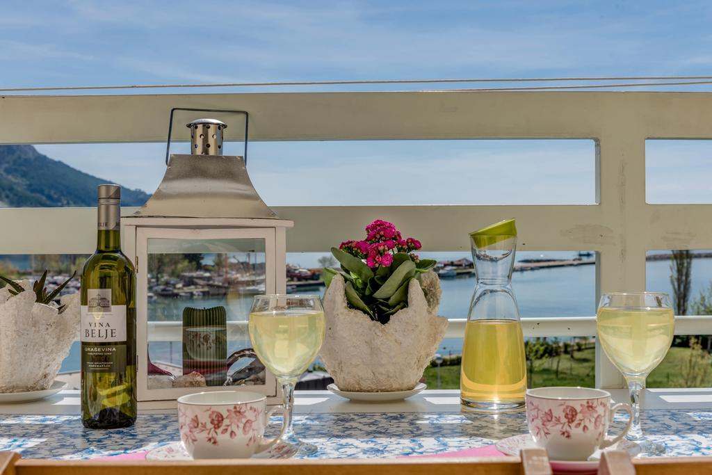 Apartment Sea View Mouth Cetina أوميس المظهر الخارجي الصورة