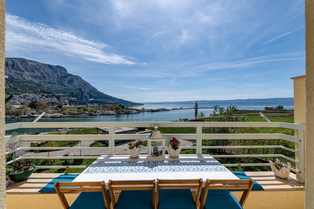 Apartment Sea View Mouth Cetina أوميس المظهر الخارجي الصورة