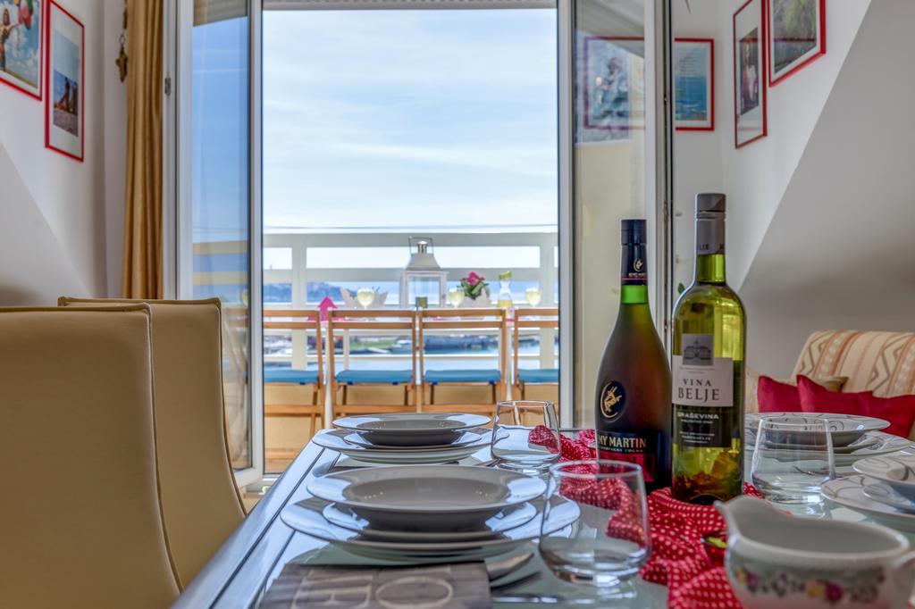 Apartment Sea View Mouth Cetina أوميس المظهر الخارجي الصورة